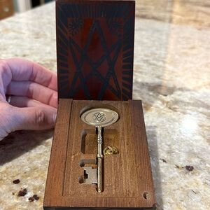 Supernatural MOL Box & Pin